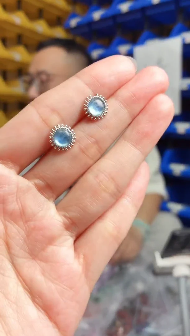 未镶嵌耳钉海蓝宝石983