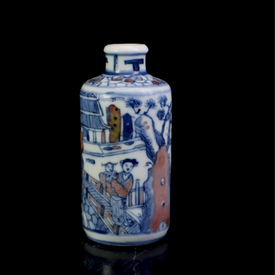 39.清晚期青花釉里红人物鼻烟壶
