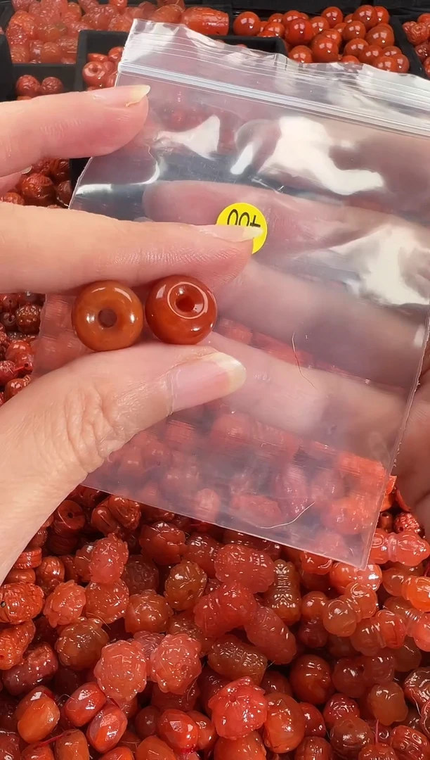 颈饰未镶嵌南红玛瑙1