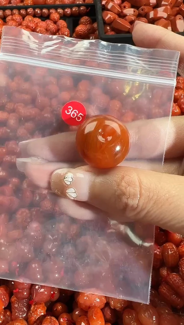 颈饰未镶嵌南红玛瑙1