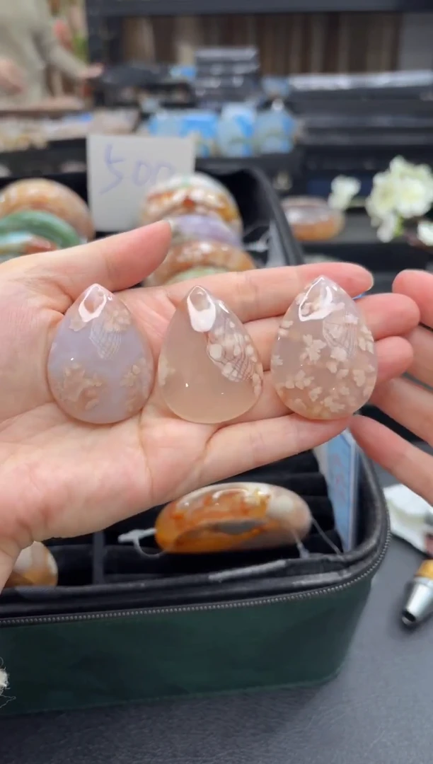颈饰未镶嵌石英质玉326微瑕(多样性发其一)