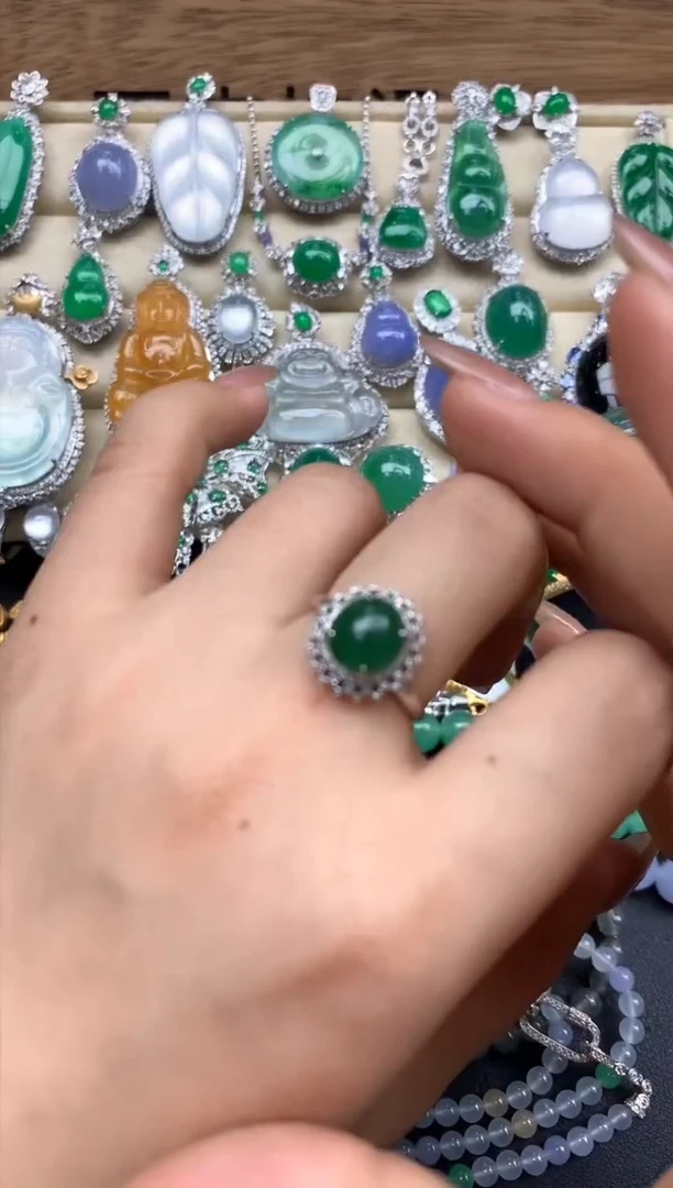 颈饰18K金镶嵌翡翠278-中国好珍宝