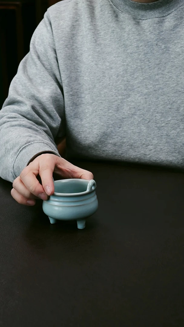 【闪购商品】其他汝官窑三足双耳炉80