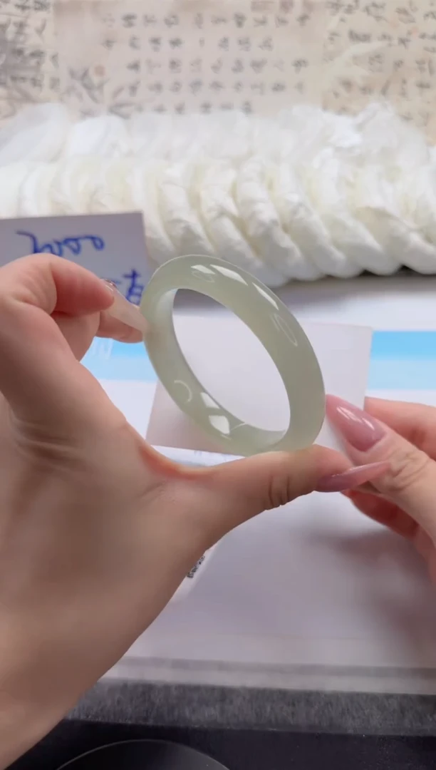 未镶嵌手镯石英质玉82-58.5