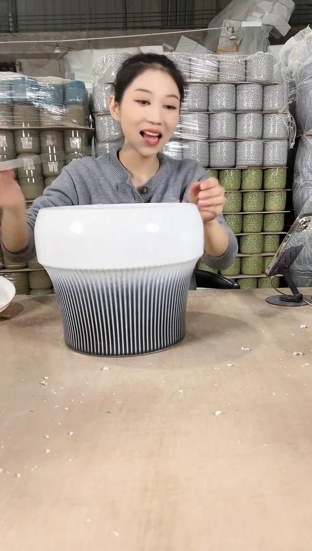 【闪购商品】陶瓷圆口半条纹渐变蓝大号24x22