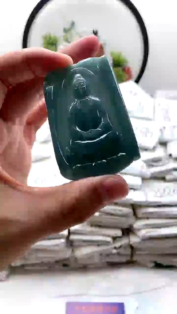 颈饰未镶嵌翡翠观音