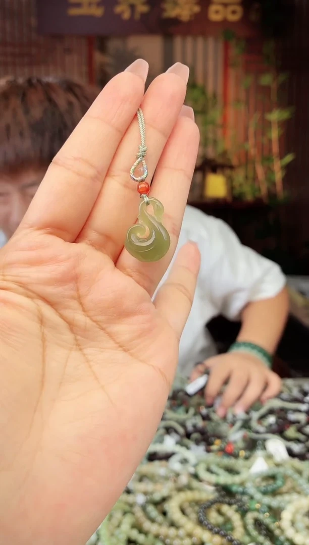 和田玉未镶嵌颈饰拍一发一