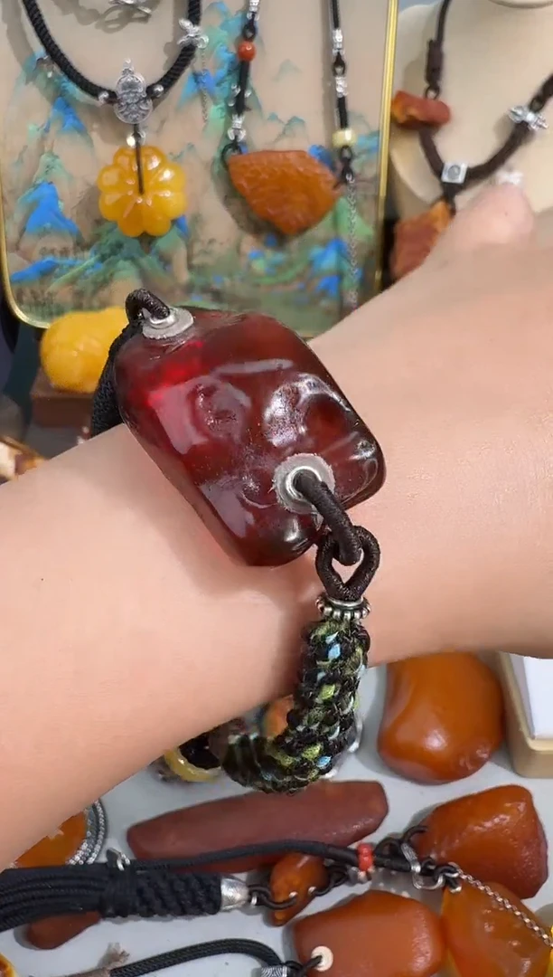 未镶嵌琥珀裸石琥珀