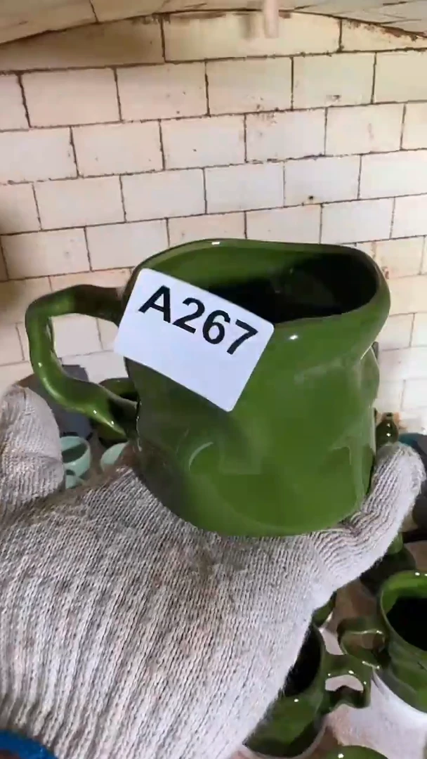 杯松石绿釉咖啡杯