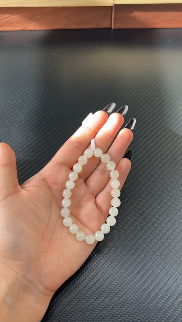 未镶嵌手串和田玉优***调于田微色差卡8