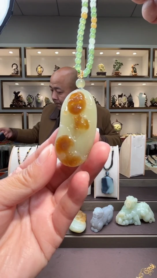 颈饰未镶嵌和田玉苏