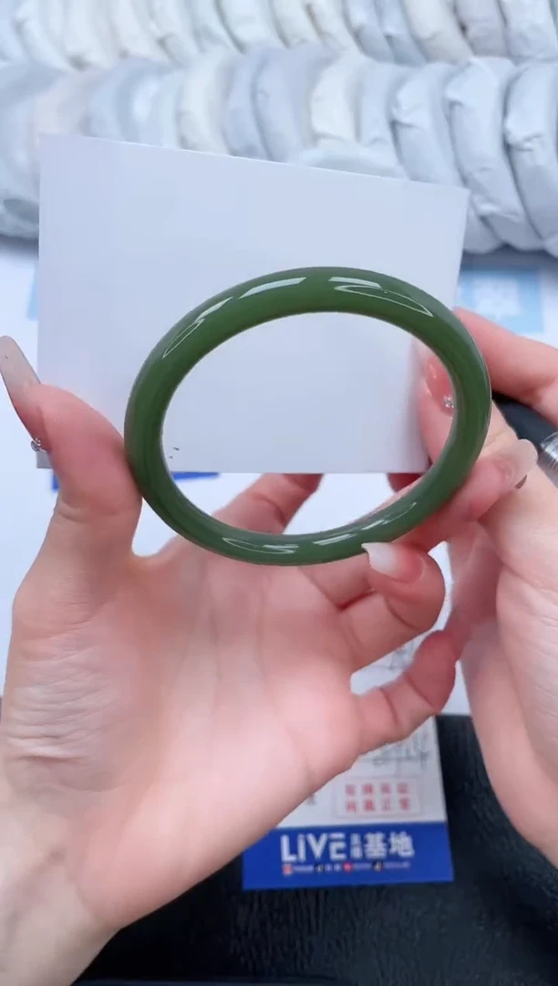 【闪购商品】石英质玉手镯未镶嵌湖水绿色差偏大介意勿拍T51-59.4