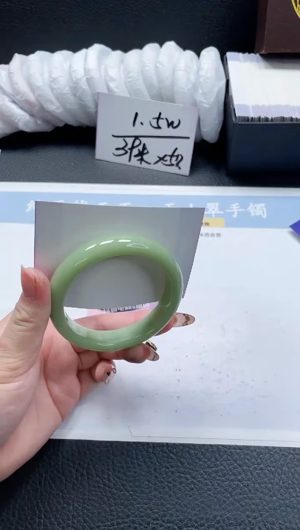 【闪购商品】石英质玉手镯未镶嵌316-58