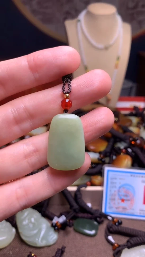 颈饰未镶嵌和田玉新疆料青海料清水和田玉吊坠