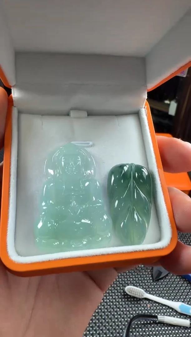 颈饰未镶嵌翡翠--60824