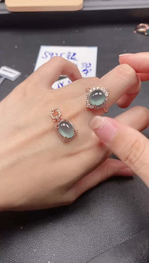 翡翠戒指银S925镶嵌15151