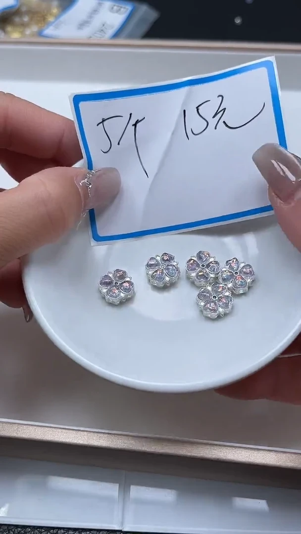 【闪购商品】玛瑙/玉髓散珠合金B2369 合琻 白四叶草5个15元