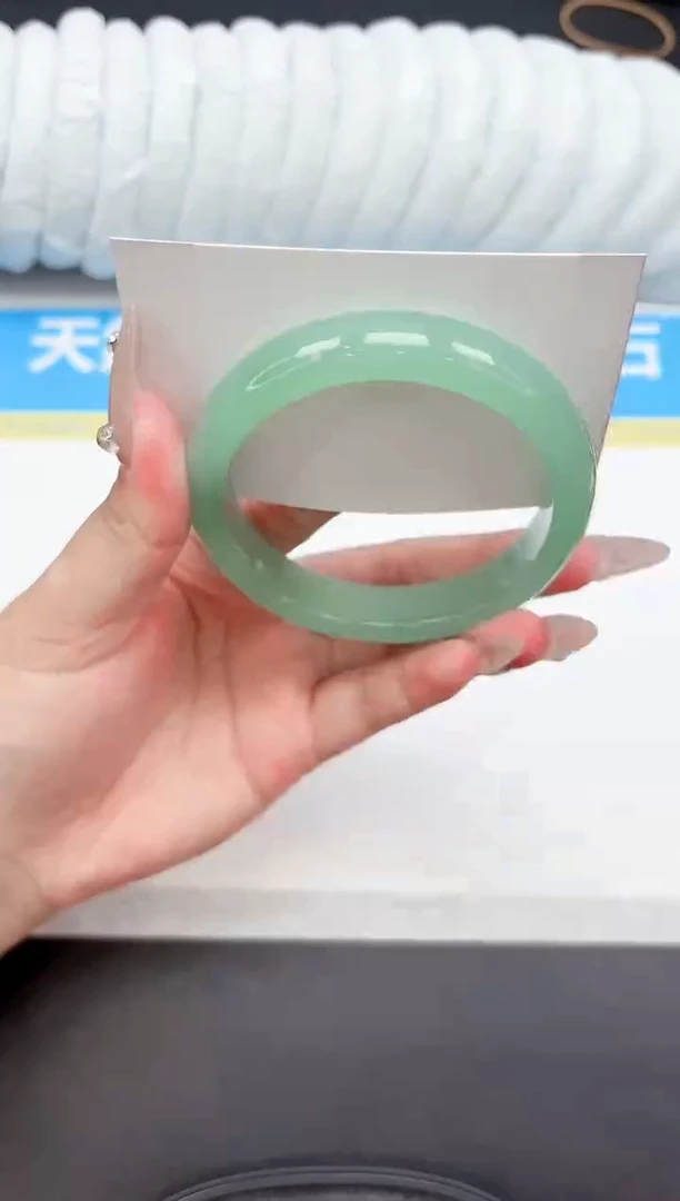 未镶嵌手镯石英质玉303-65.7