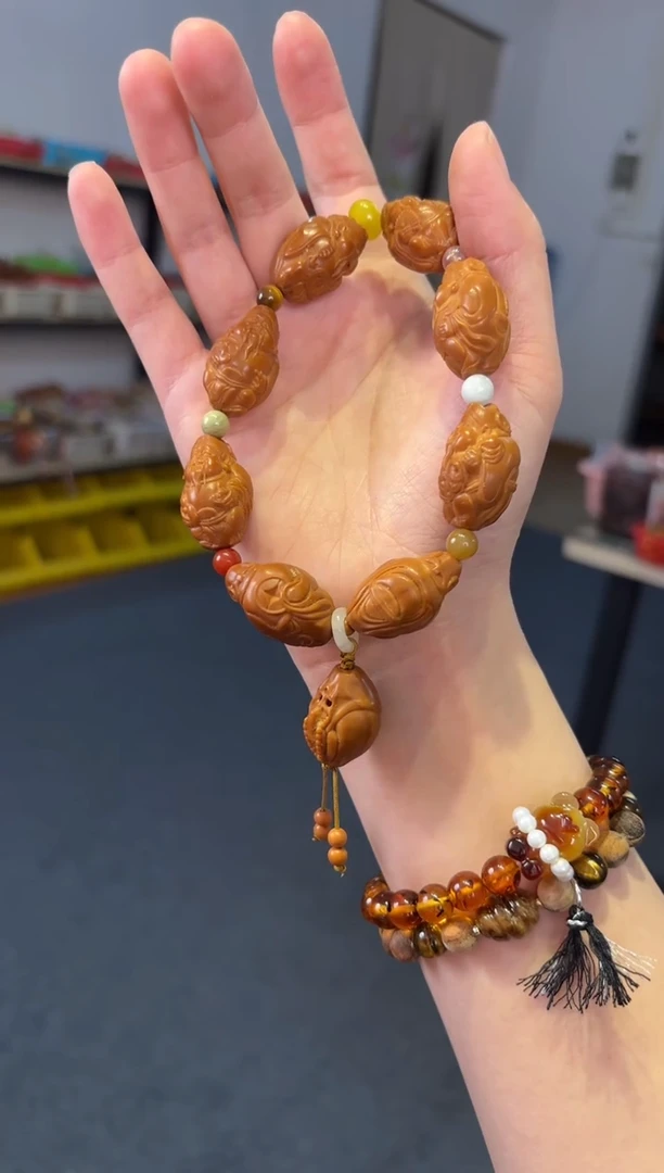 吊坠菩提根/象牙果橄榄核八大财神手持