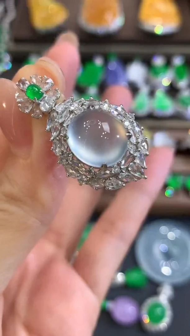 吊坠(不含链)18K金镶嵌翡翠w81