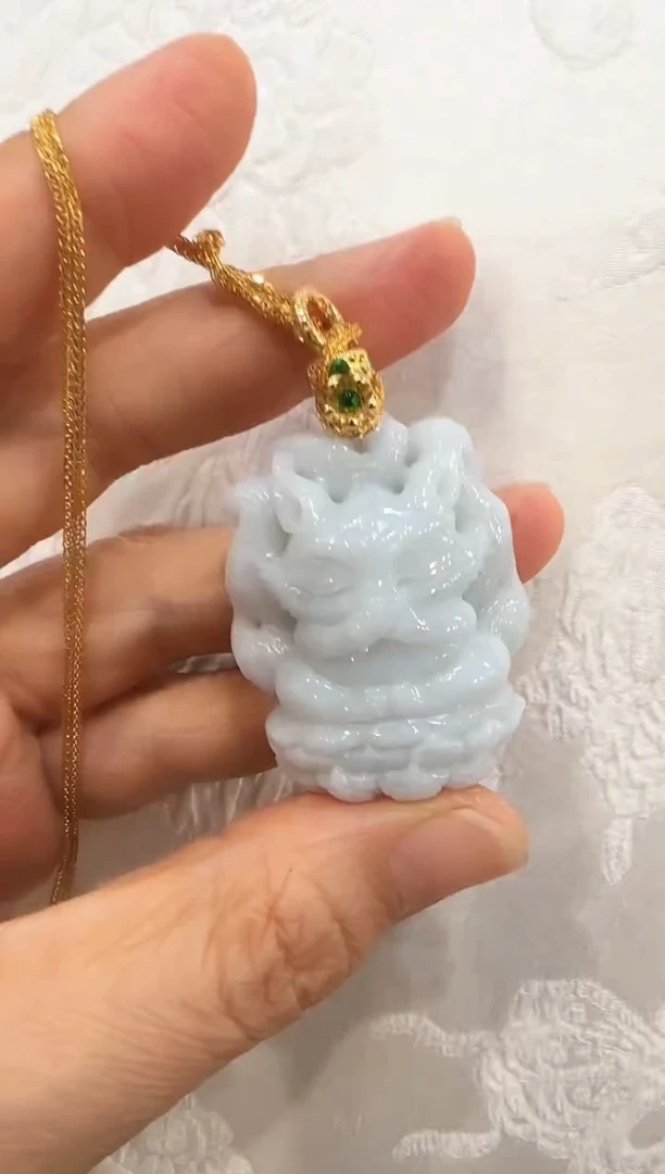 翡翠未镶嵌颈饰国风