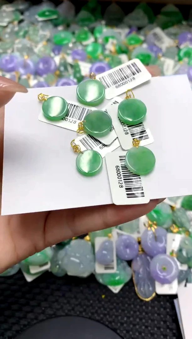 【闪购商品】翡翠颈饰18K金镶嵌111111111（多样性发其一）