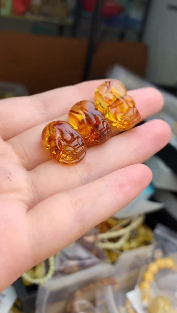 未镶嵌琥珀珠宝奇石227