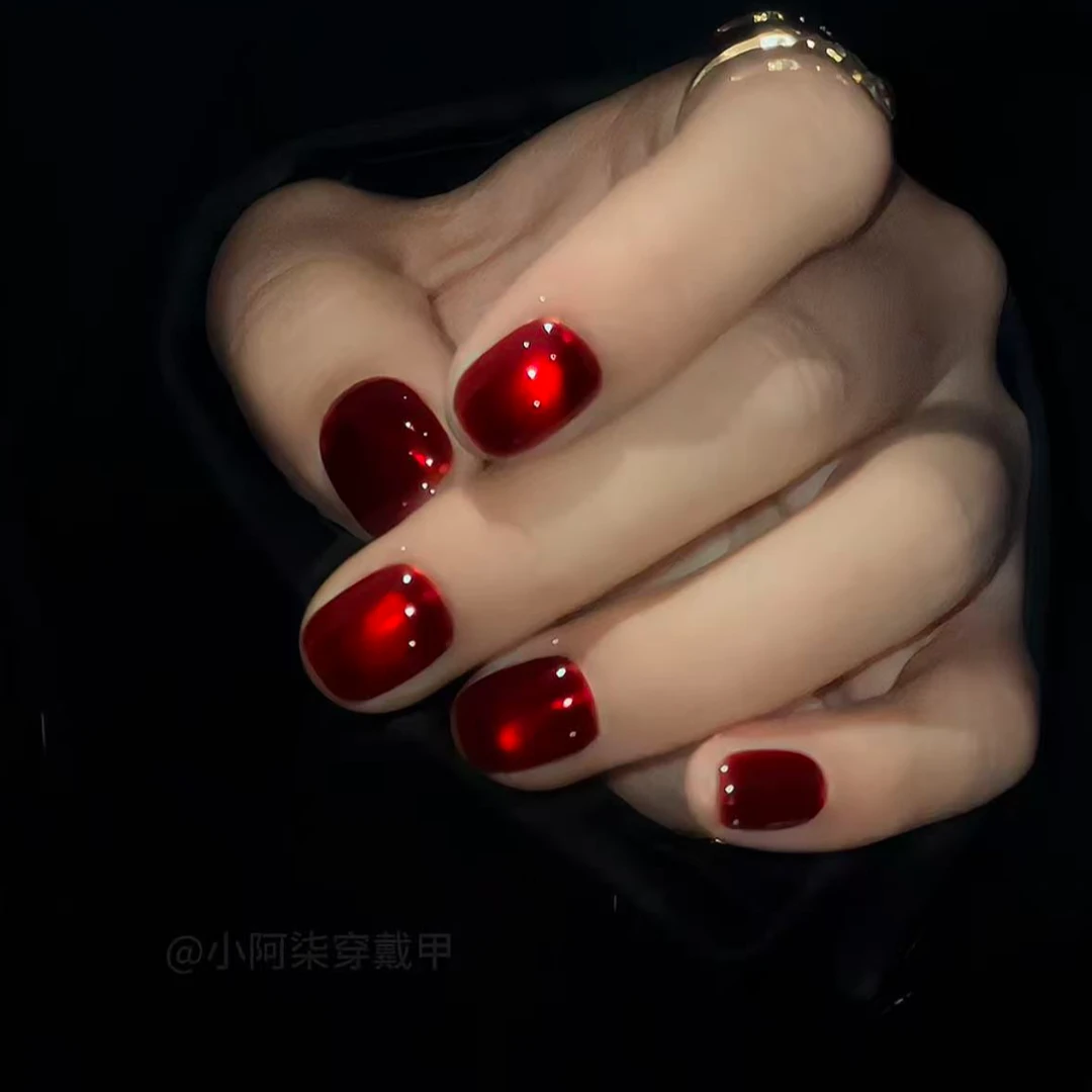 【Queen】2025手工穿戴甲御姐秋冬圣诞氛围猫眼红色显白气质美甲