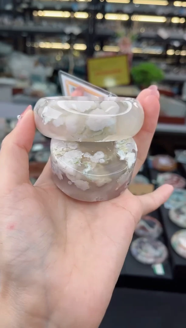 【闪购商品】石英质玉手镯未镶嵌57圈口（赠品镯心）351027