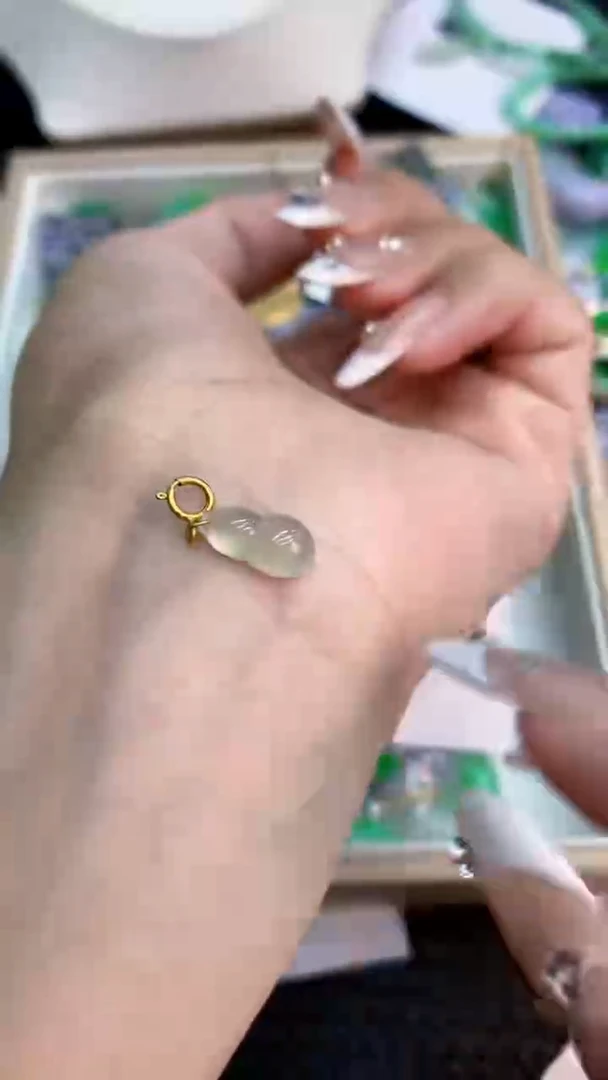 翡翠未镶嵌吊坠(不含链)1