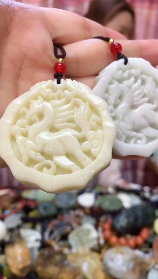 未镶嵌岫玉吊坠多样性发其中之一  挂坠