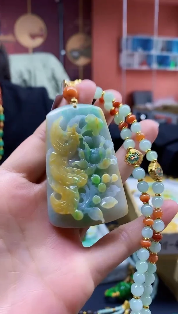 颈饰未镶嵌翡翠吊坠