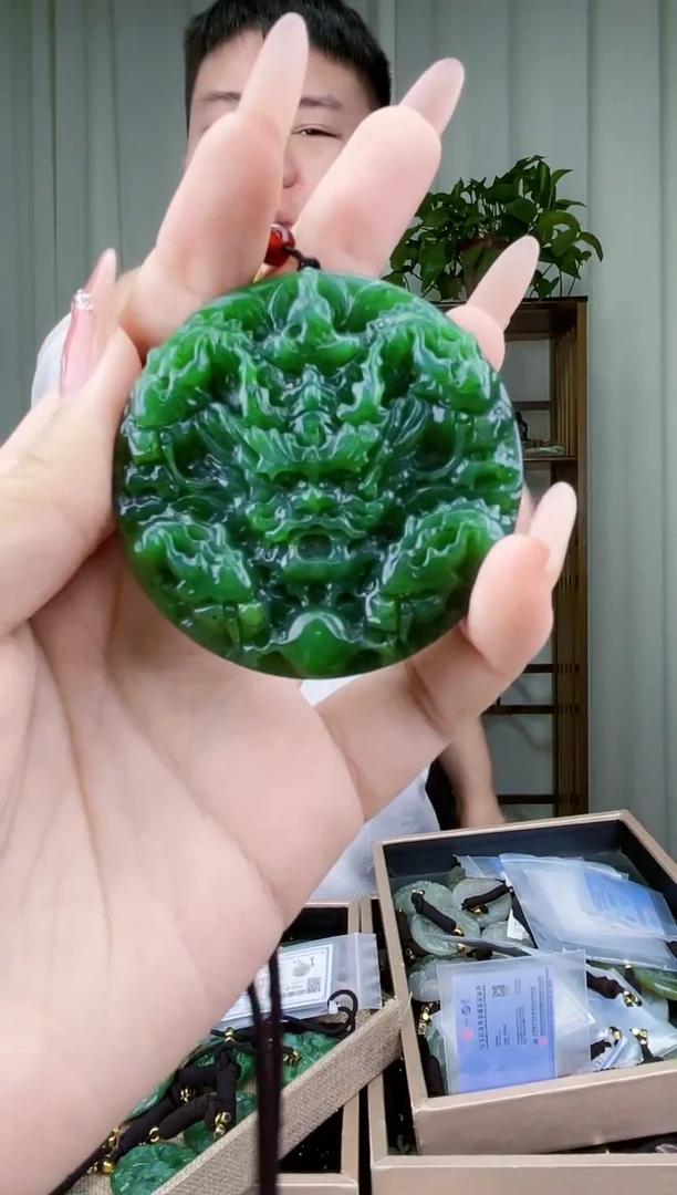 和田玉未镶嵌挂件拍一发一，多样性发货！