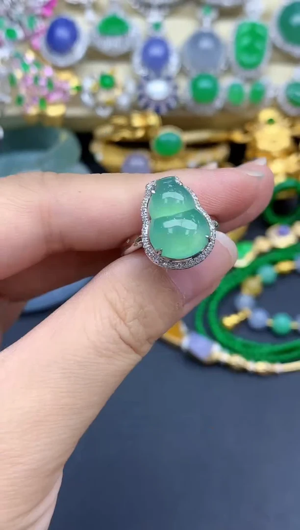 18K金镶嵌戒指翡翠501-春日珠宝