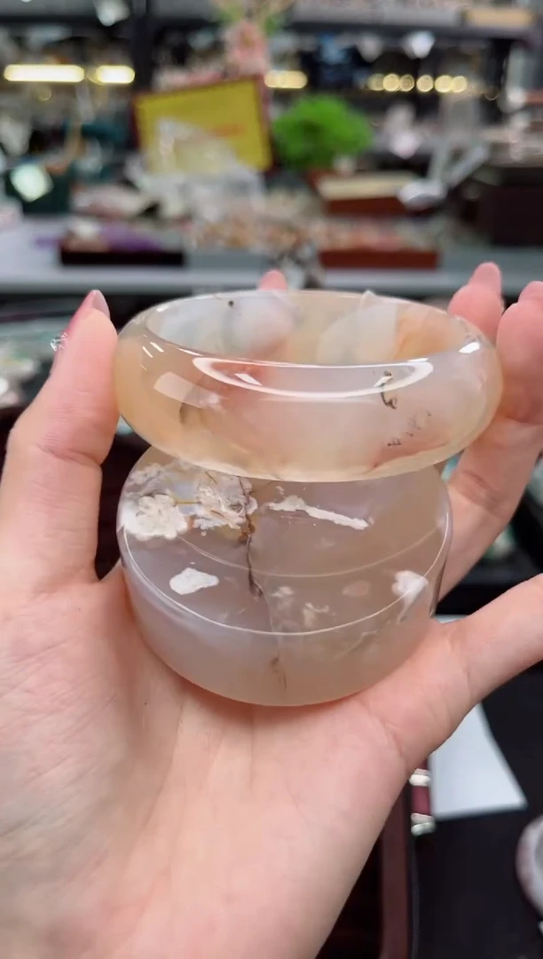 【闪购商品】石英质玉手镯未镶嵌62圈口（赠品镯心）3681377