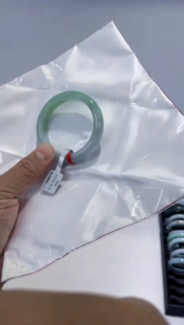 未镶嵌手镯翡翠不****财翡翠手镯