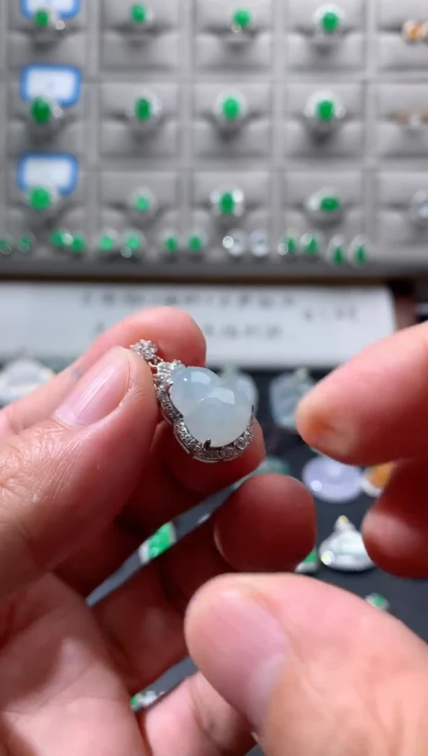 颈饰银S925镶嵌翡翠吊坠