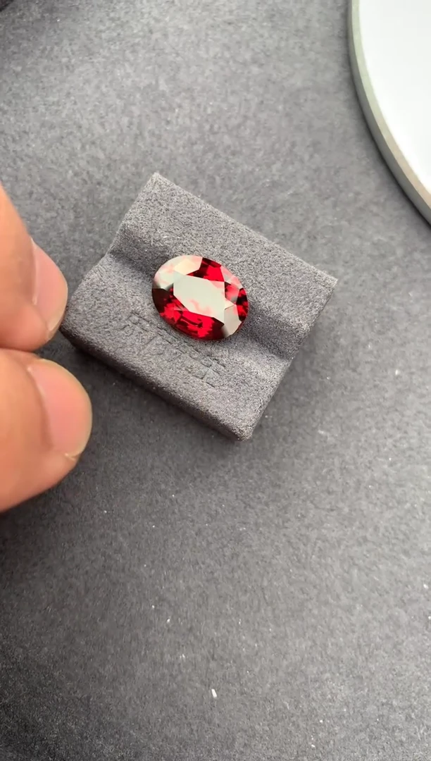 未镶嵌珠宝半成品石榴石5.8ct镁铝榴石 AE 定制