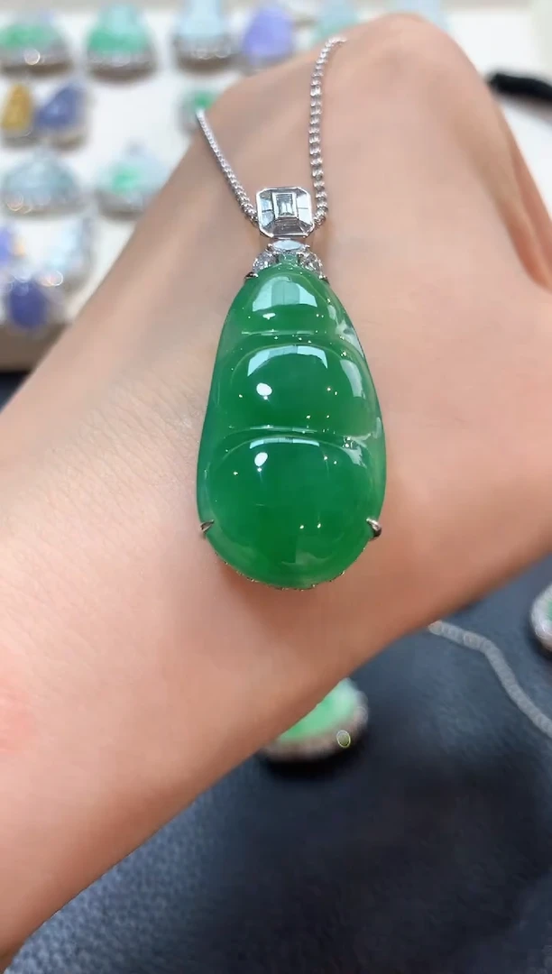 翡翠18K金镶嵌吊坠(不含链)n69
