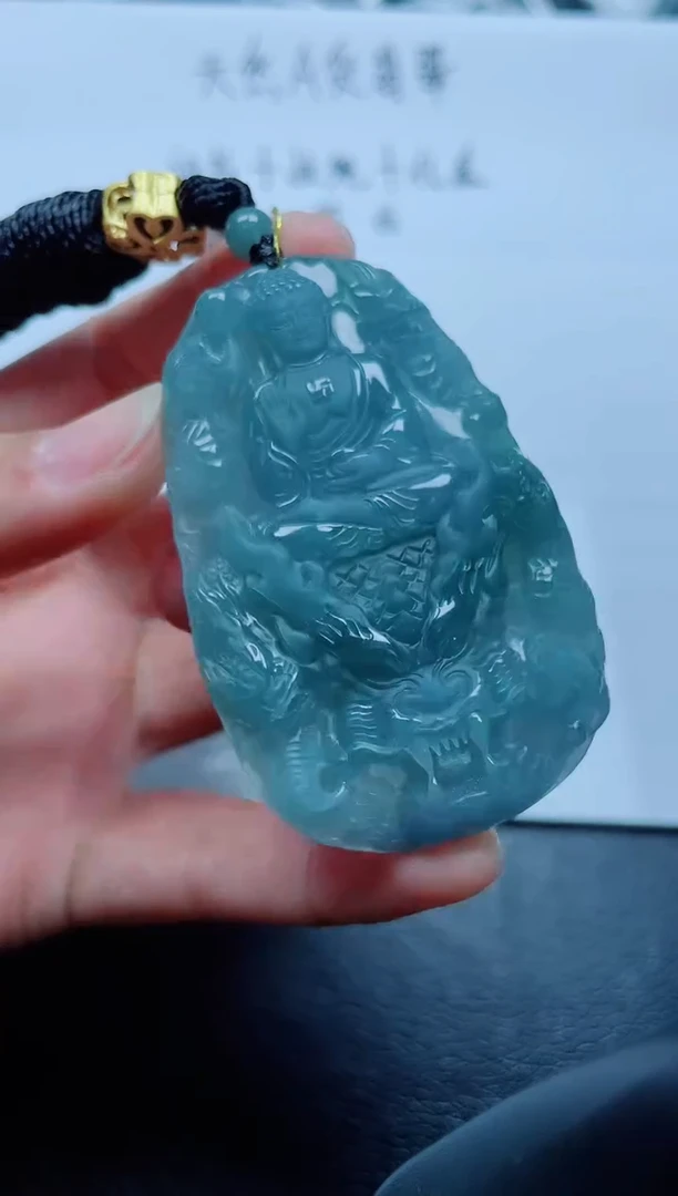 翡翠未镶嵌颈饰