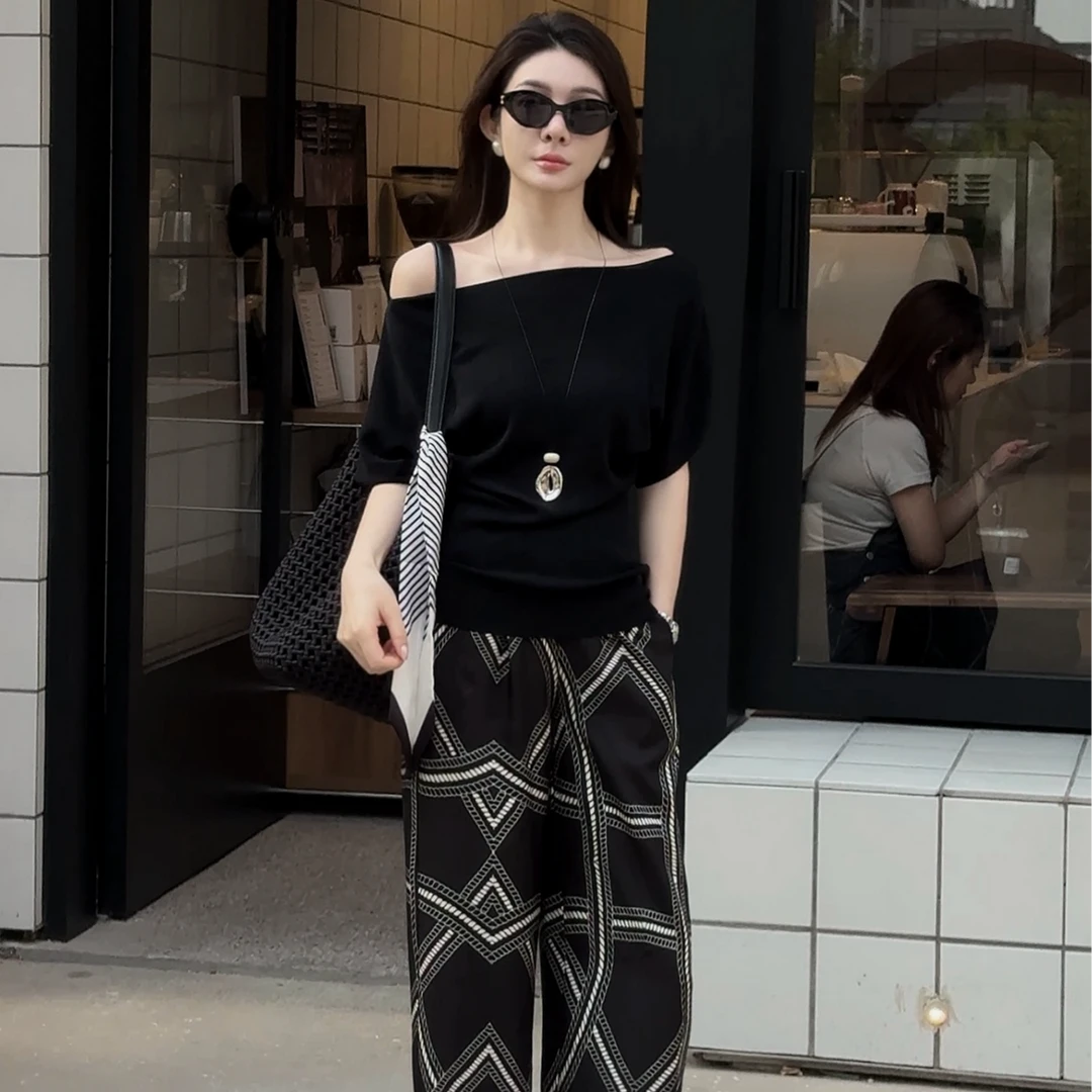 YING JOY 【纸片人】 2025新款极简舒适百搭纯色设计感上衣Y667