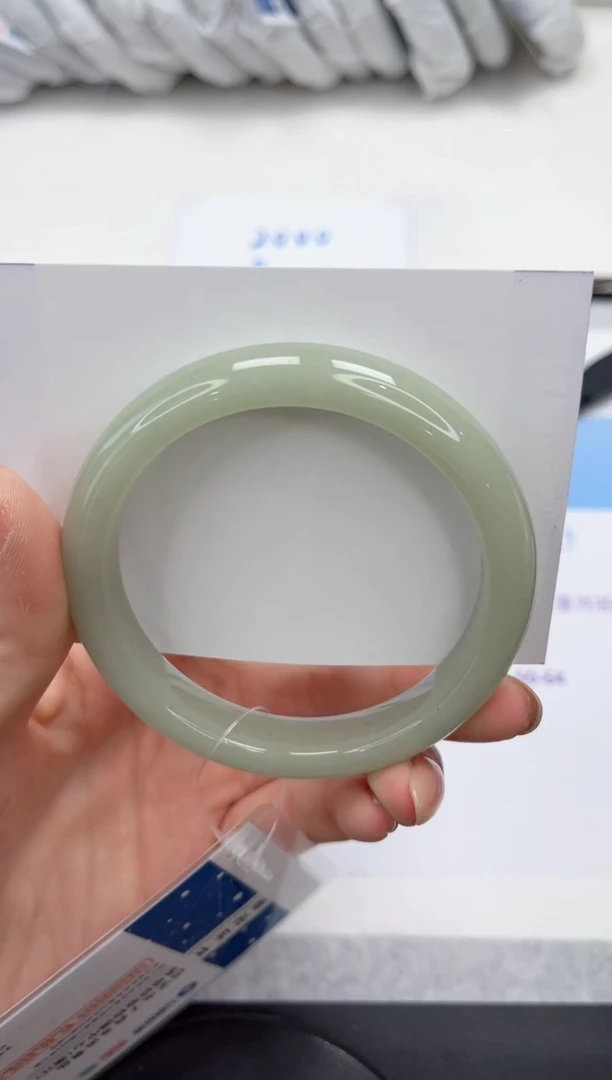 未镶嵌手镯石英质玉V91-58