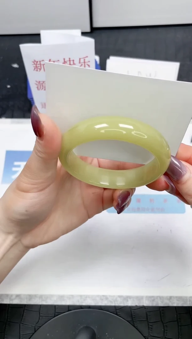 【闪购商品】石英质玉手镯未镶嵌71-56