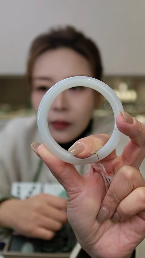 未镶嵌手镯和田玉和田玉手镯