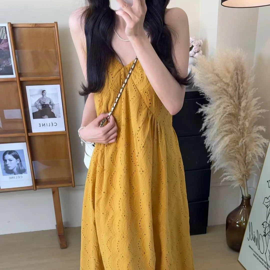 X 法式刺绣镂空复古连衣裙女2025夏季设计感洋气绝美吊带长裙1371