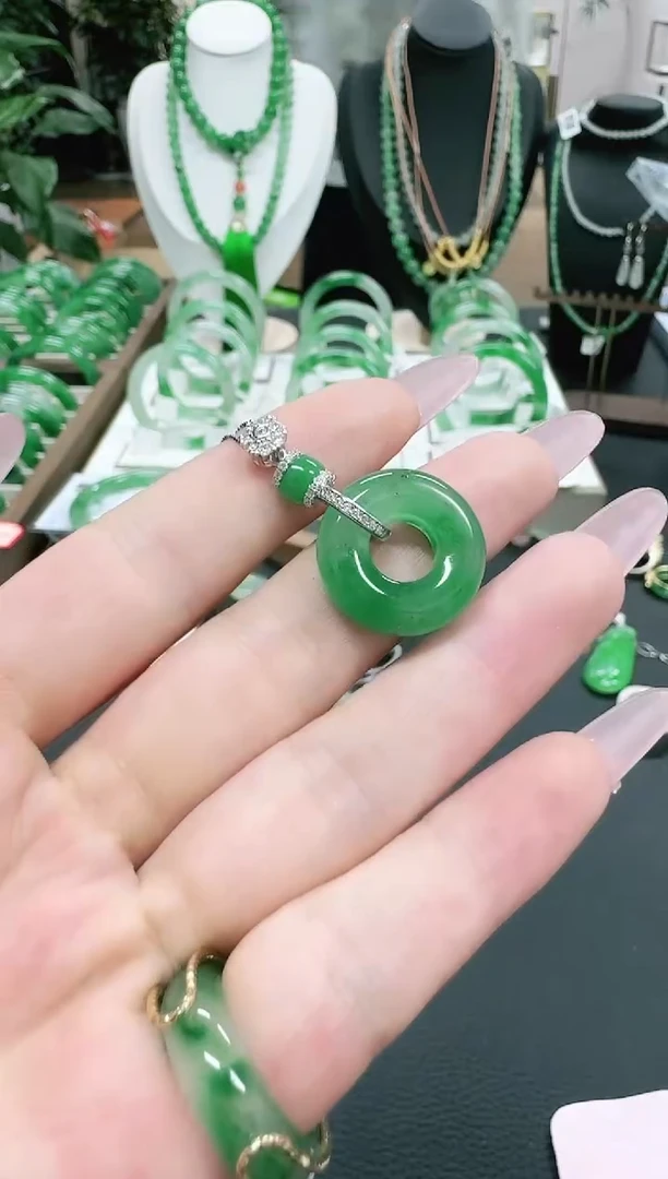 未镶嵌1石英质玉（非洲翠）/0771