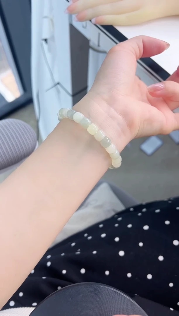 手串未镶嵌和田玉1颜色微差无瑕疵