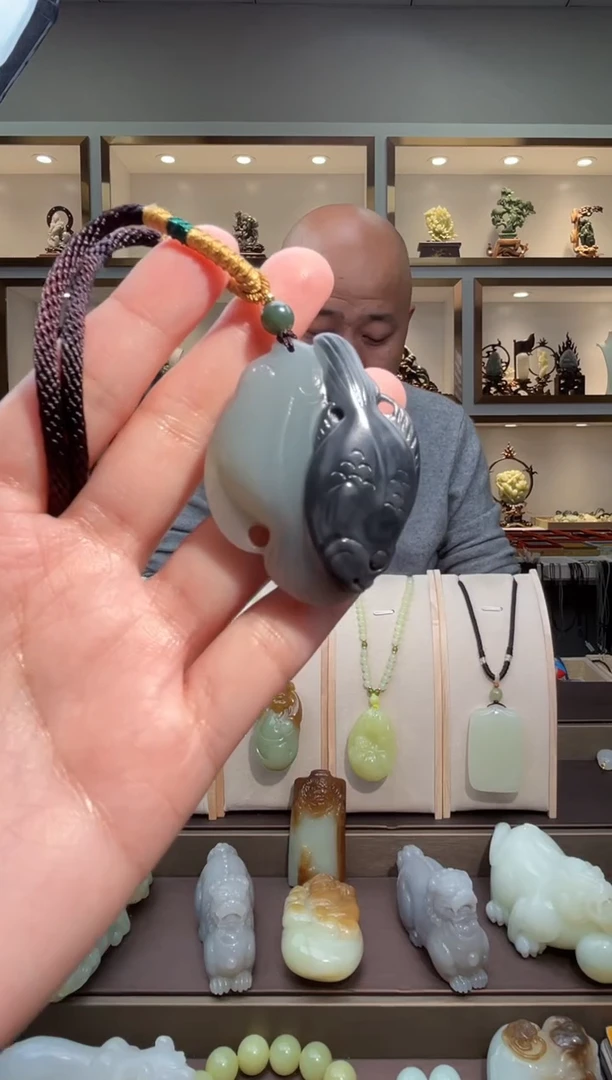 颈饰未镶嵌和田玉苏