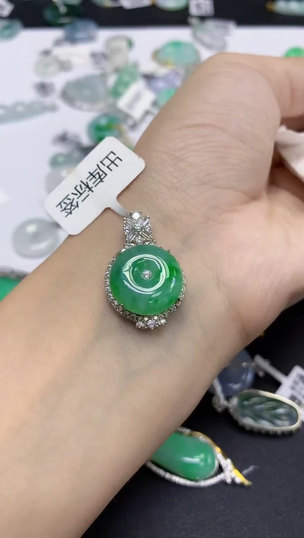 颈饰未镶嵌翡翠天然缅甸翡翠A货百元以上9元证书费自理