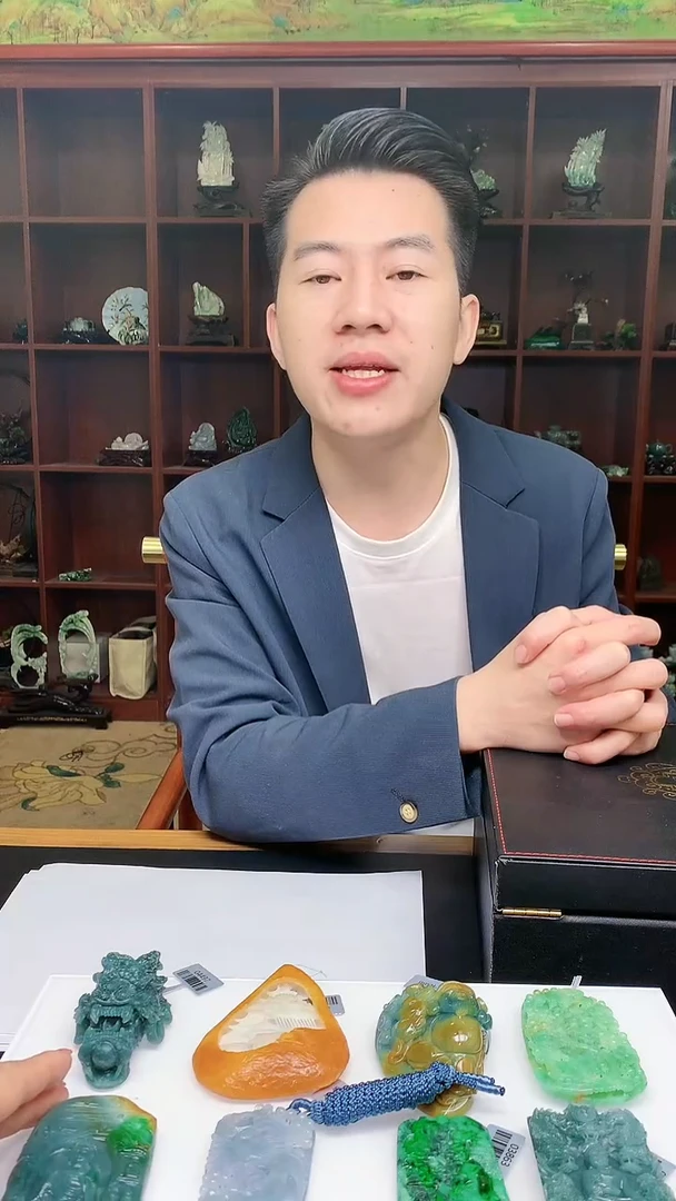 【闪购商品】定制翡翠未镶嵌1049hm-毛货挂件